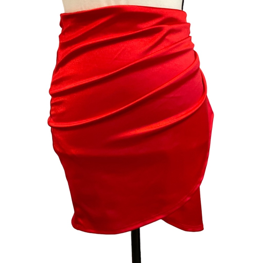 NWT Windsor Womens Short Skirt Size Small Red Shiny Faux Wrap Valentine